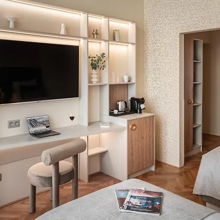 Hotell Maestro By Adrez 4*