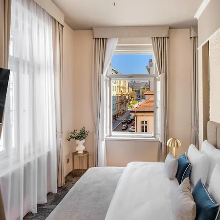 Maestro By Adrez 4* Prague