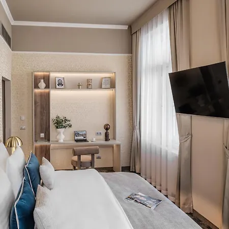 Sovereign Hotel