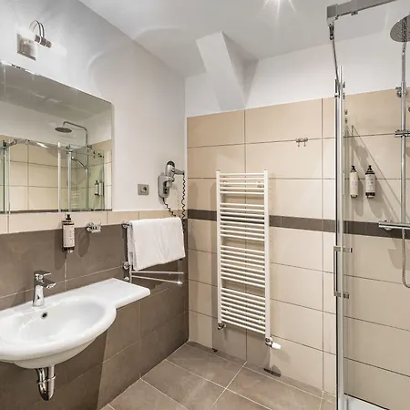 Maestro By Adrez Prága