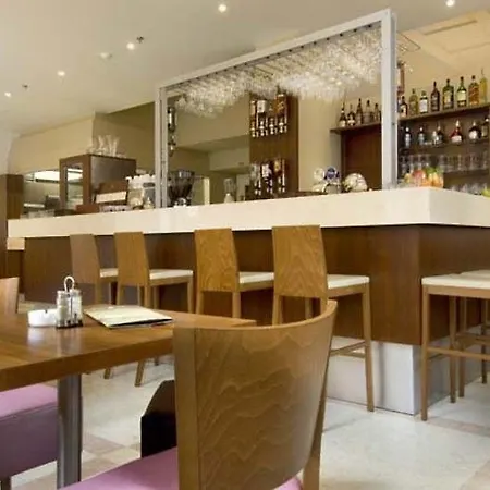 Sovereign 4*
