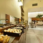 Hotel Maestro By Adrez