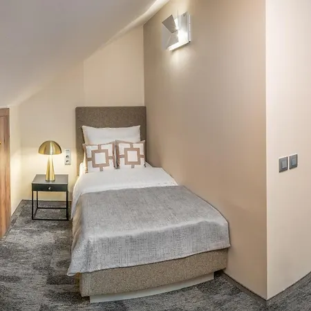 Maestro By Adrez Hotel 4*