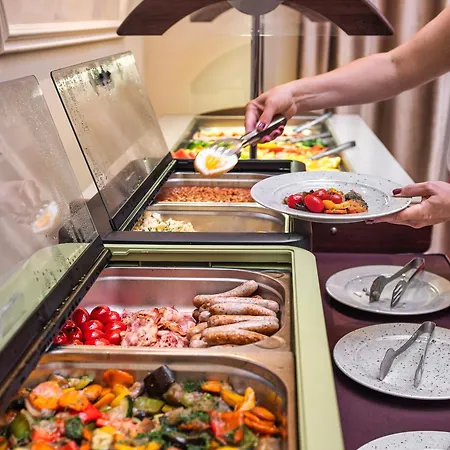 Hotel Maestro By Adrez