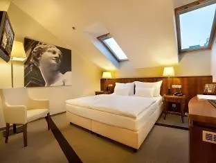 Maestro By Adrez Hotel