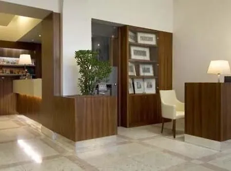 Hotel Maestro By Adrez