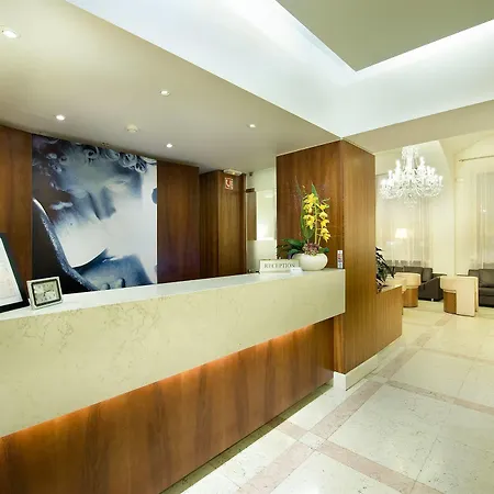 Hotel Maestro By Adrez