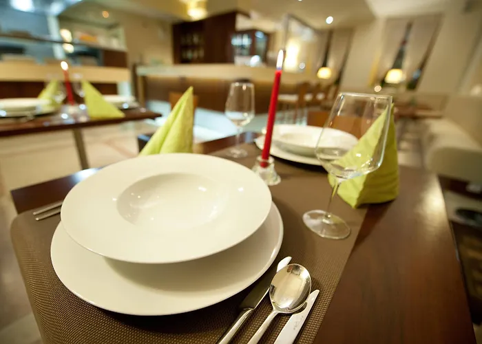 Hotel Maestro By Adrez